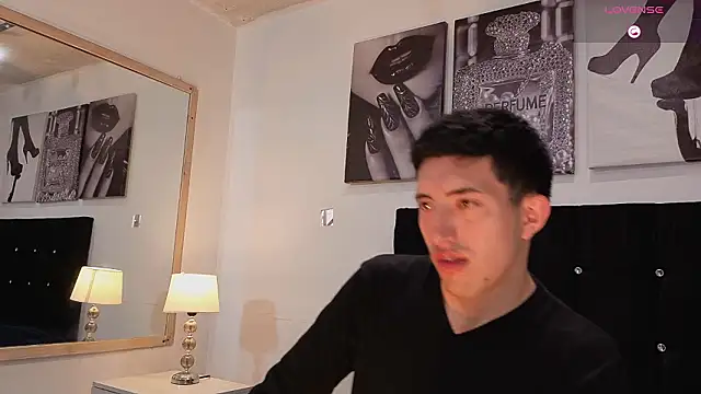 Un Sluttyy online show from March 13, 2026, 12:01 pm