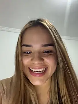 Snapshot of Sara__Secret chatting on November 13, 2025, 1:48 am Sara Secret online show from November 13, 2025, 1:48 am