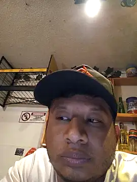 themorenofit08 online show from March 1, 2026, 11:18 pm