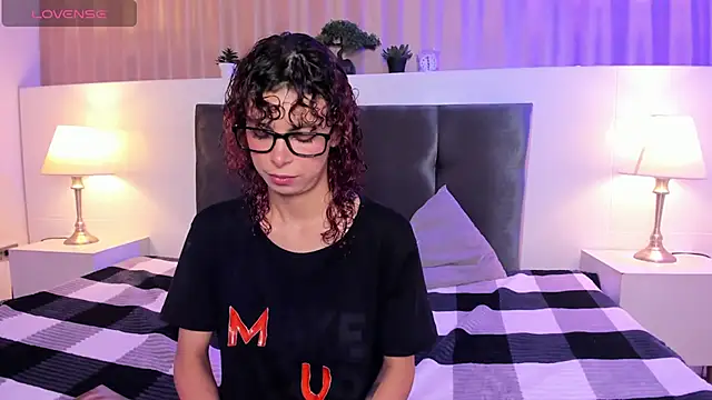 AliceMadnes online show from February 27, 2026, 3:56 pm