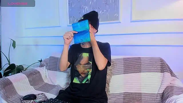 AliceMadnes online show from March 1, 2026, 12:51 pm