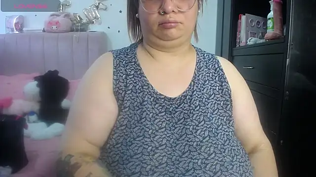 Snapshot of kattybbwbigboobs_ chatting on April 23, 2026, 5:04 pm kattybbwbigboobs online show from April 23, 2026, 5:04 pm