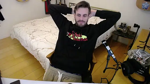 skatejocke online show from December 4, 2025, 11:30 am