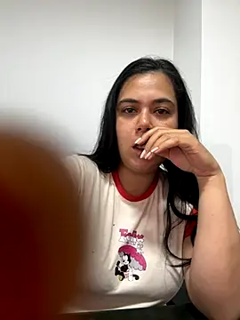 Snapshot of LorieFerrer chatting on September 19, 2025, 5:13 pm LorieFerrer online show from September 19, 2025, 5:13 pm