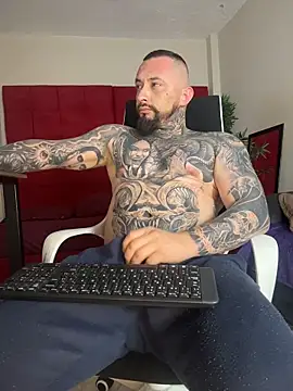 VenomHeat online show from November 13, 2025, 5:45 pm