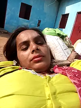 CUTE V SEXY online show from November 10, 2025, 4:33 am