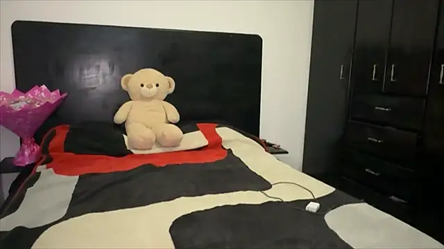 vanevip123 online show from March 13, 2026, 11:17 am