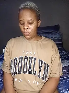 Emmylove-xr25 online show from February 1, 2026, 8:29 pm