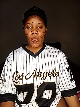 Emmylove-xr25 online show from February 15, 2026, 7:10 pm