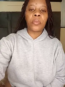 Emmylove-xr25 online show from May 26, 2026, 6:20 am