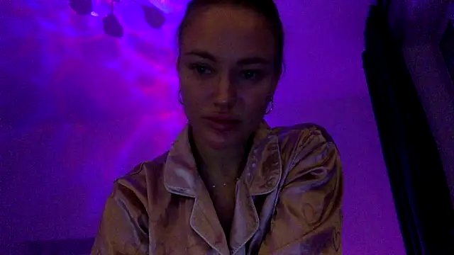 ToriLori online show from November 8, 2025, 6:29 pm