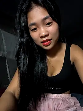 Snapshot of Lynly_k2 chatting on November 10, 2025, 5:39 am Lynly k2 online show from November 10, 2025, 5:39 am