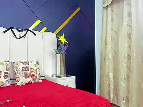 ShanellDiaz  online show from February 13, 2026, 2:40 am