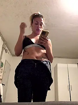 Snapshot of ESTRELLABERECHUCKY chatting on January 9, 2026, 7:48 pm ESTRELLABERECHUCKY online show from January 9, 2026, 7:48 pm