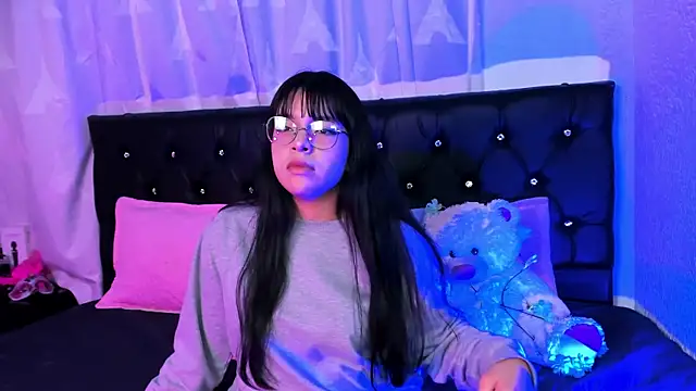 yuri ichiko online show from November 18, 2025, 11:58 am