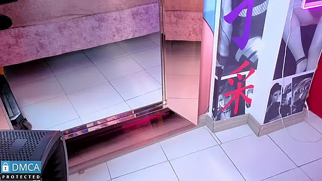 sofia sstonee  online show from November 25, 2025, 11:10 am