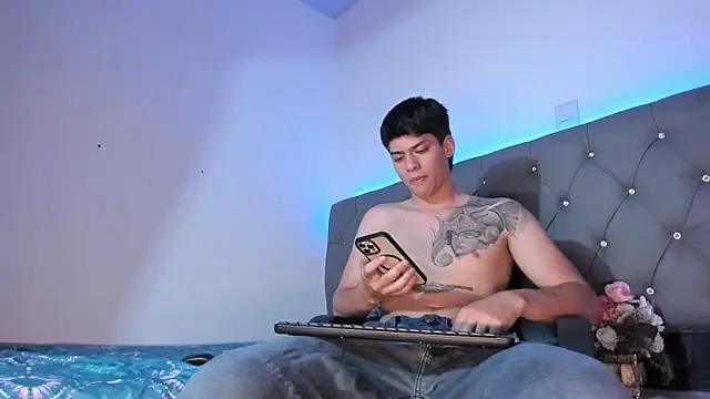 Snapshot of joseph_clark chatting on November 10, 2025, 11:53 am joseph clark online show from November 10, 2025, 11:53 am