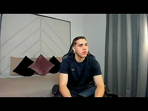 Snapshot of Alan_ford chatting on November 13, 2025, 11:09 am Alan ford online show from November 13, 2025, 11:09 am