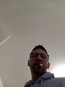 Olifesse online show from November 7, 2025, 9:59 pm