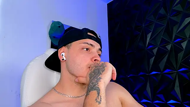 Maxwell Dupont online show from November 30, 2025, 6:45 pm