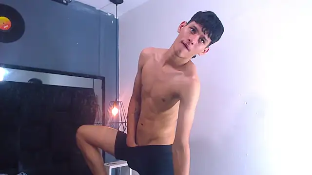 Snapshot of Pit_Ross chatting on April 12, 2026, 5:56 am Pit Ross online show from April 12, 2026, 5:56 am