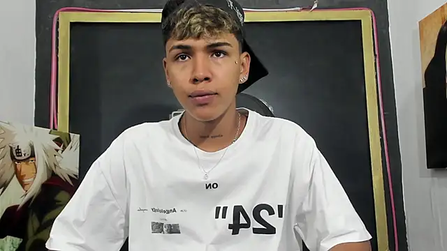 Snapshot of Timmy_Kiing_ chatting on December 18, 2025, 9:32 pm Timmy Kiing online show from December 18, 2025, 9:32 pm