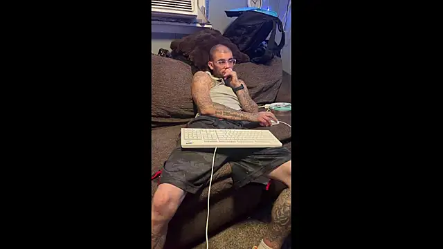 Snapshot of trickydickydaddy chatting on May 26, 2026, 2:07 am trickydickydaddy online show from May 26, 2026, 2:07 am