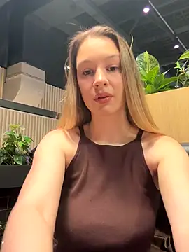 SashaCatt online show from November 15, 2025, 7:49 am