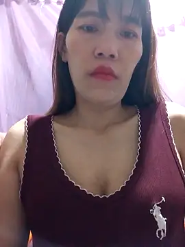 Snapshot of Hini68 chatting on November 18, 2025, 1:44 am Hini68 online show from November 18, 2025, 1:44 am