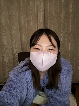 chika v v online show from December 4, 2025, 6:38 pm