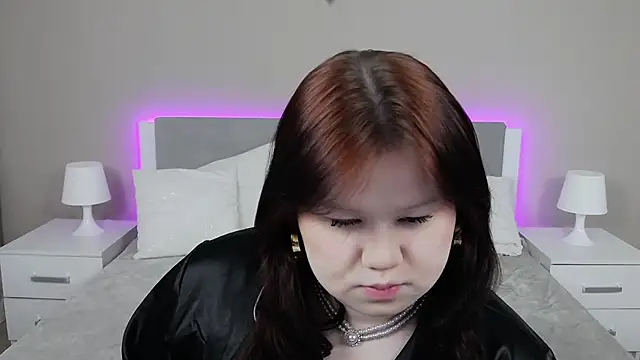 Snapshot of EvaNova_ chatting on February 1, 2026, 8:24 am EvaNova online show from February 1, 2026, 8:24 am