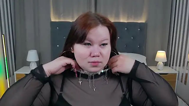 Snapshot of EvaNova_ chatting on February 6, 2026, 5:01 am EvaNova online show from February 6, 2026, 5:01 am