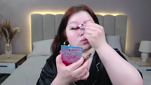 Snapshot of EvaNova_ chatting on February 9, 2026, 10:30 am EvaNova online show from February 9, 2026, 10:30 am