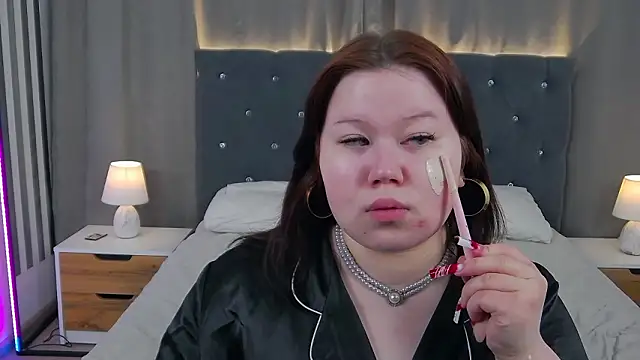 Snapshot of EvaNova_ chatting on February 12, 2026, 4:51 am EvaNova online show from February 12, 2026, 4:51 am