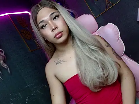 Snapshot of slutty_lauraxxx chatting on February 22, 2026, 1:42 pm slutty lauraxxx online show from February 22, 2026, 1:42 pm