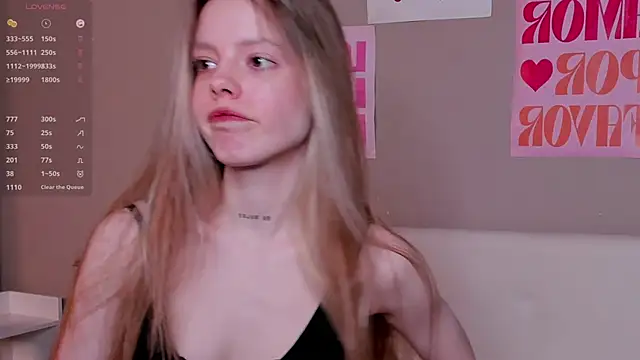 TiffinyMergist online show from November 23, 2025, 7:24 pm