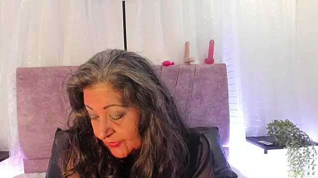 Victoriaa Anderson online show from April 8, 2026, 2:39 pm