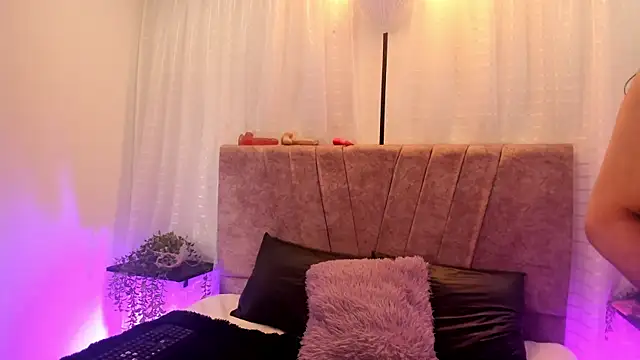 Snapshot of Victoriaa_Anderson chatting on May 30, 2026, 12:57 pm Victoriaa Anderson online show from May 30, 2026, 12:57 pm