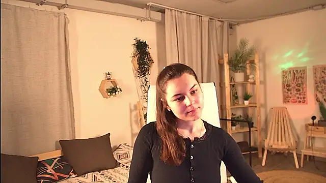Snapshot of FrancescaCavaliere chatting on March 7, 2026, 9:28 am FrancescaCavaliere online show from March 7, 2026, 9:28 am