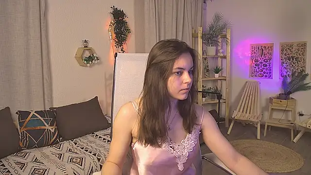 Snapshot of FrancescaCavaliere chatting on April 6, 2026, 6:25 am FrancescaCavaliere online show from April 6, 2026, 6:25 am