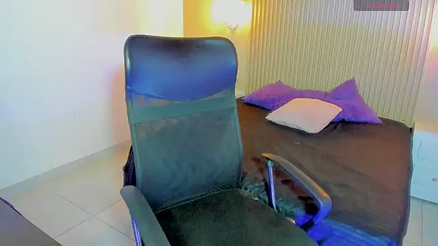 SashaSmithh1 online show from November 9, 2025, 6:01 am