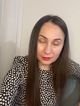 Snapshot of NikaGold7725 chatting on November 9, 2025, 9:02 pm NikaGold7725 online show from November 9, 2025, 9:02 pm