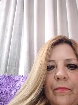 Snapshot of karlaanqui1 chatting on May 15, 2026, 11:06 am karlaanqui1 online show from May 15, 2026, 11:06 am