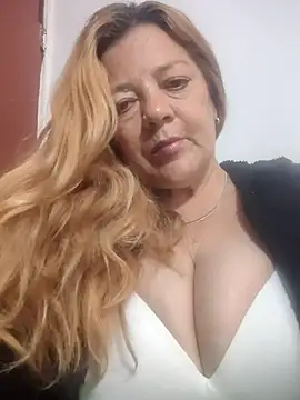 Snapshot of karlaanqui1 chatting on June 12, 2026, 1:54 pm karlaanqui1 online show from June 12, 2026, 1:54 pm