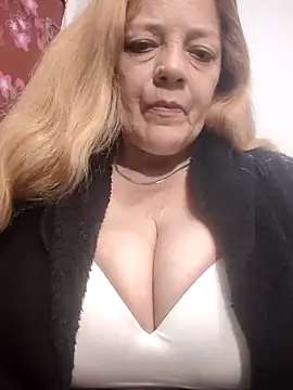 Snapshot of karlaanqui1 chatting on June 14, 2026, 7:10 am karlaanqui1 online show from June 14, 2026, 7:10 am
