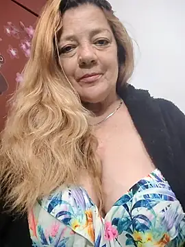 Snapshot of karlaanqui1 chatting on June 15, 2026, 8:38 am karlaanqui1 online show from June 15, 2026, 8:38 am