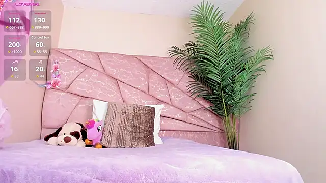  Naomi Fox  online show from January 15, 2026, 1:16 pm