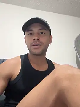 Snapshot of Naim__ chatting on November 9, 2025, 4:22 am Naim online show from November 9, 2025, 4:22 am