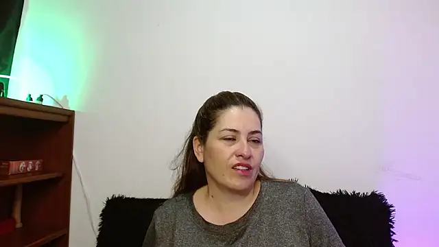 dayan hanks online show from March 24, 2026, 3:33 am