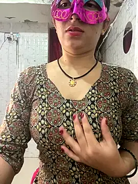 Snapshot of Red_Queen_11 chatting on December 1, 2025, 3:22 am Red Queen 11 online show from December 1, 2025, 3:22 am